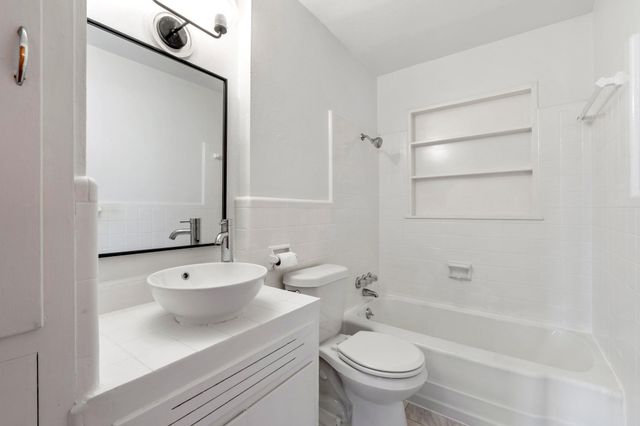 1000 Arcadia Ave, Austin, TX 78757