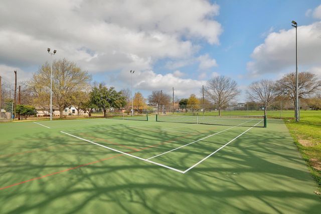 1000 Arcadia Ave, Austin, TX 78757