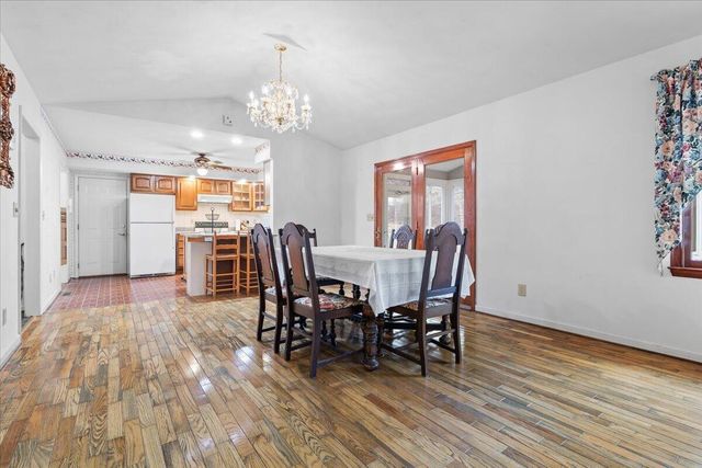 1297 Flowing Spring RD, Buchanan, VA 24066