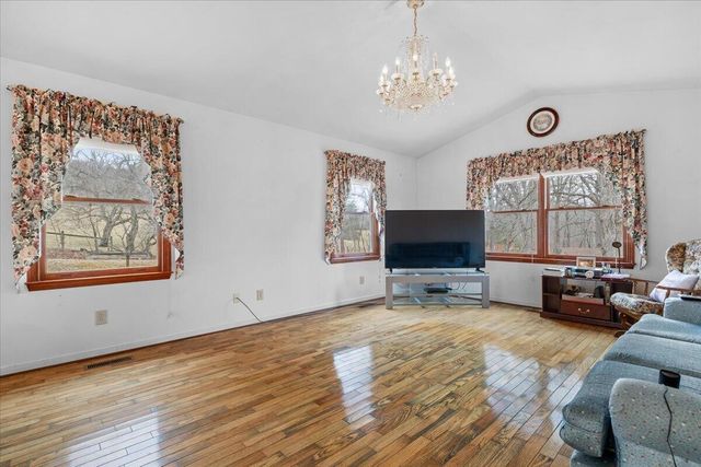 1297 Flowing Spring RD, Buchanan, VA 24066