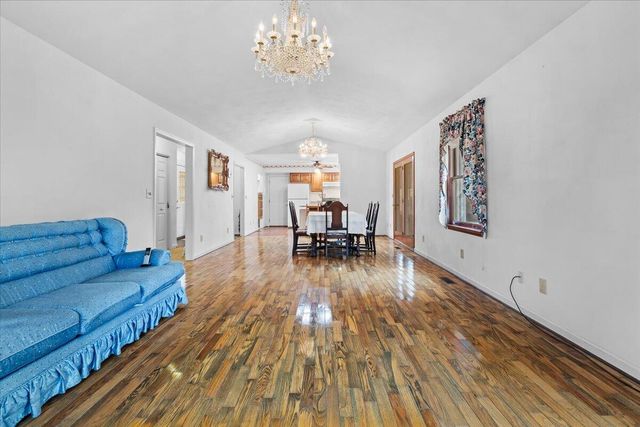 1297 Flowing Spring RD, Buchanan, VA 24066