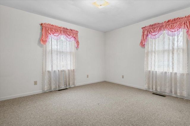 1297 Flowing Spring RD, Buchanan, VA 24066