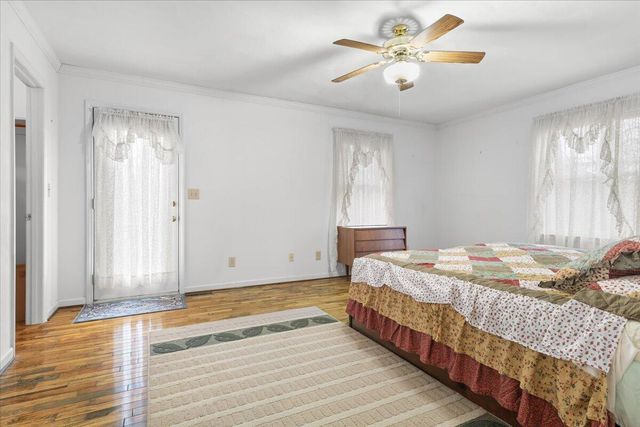 1297 Flowing Spring RD, Buchanan, VA 24066