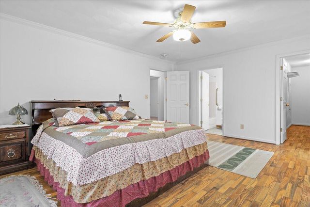 1297 Flowing Spring RD, Buchanan, VA 24066