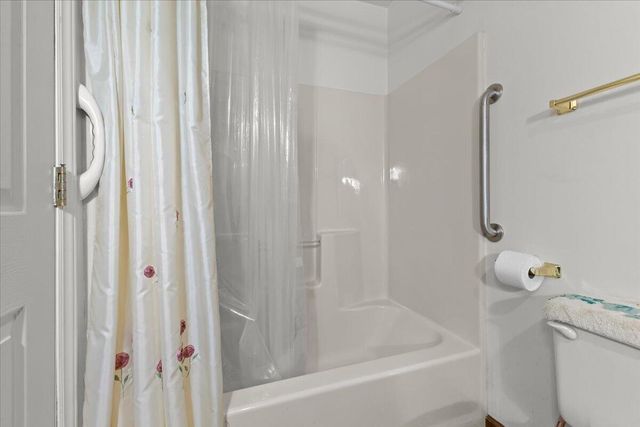 1297 Flowing Spring RD, Buchanan, VA 24066