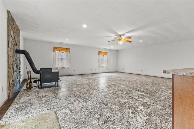 1297 Flowing Spring RD, Buchanan, VA 24066