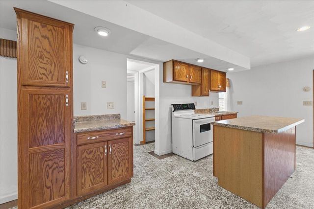 1297 Flowing Spring RD, Buchanan, VA 24066