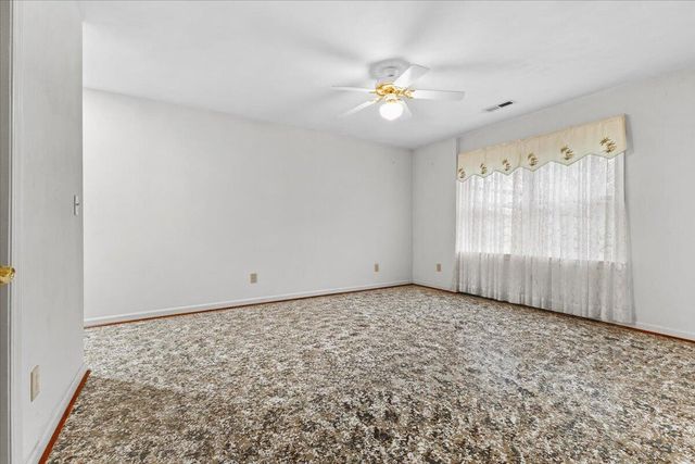 1297 Flowing Spring RD, Buchanan, VA 24066