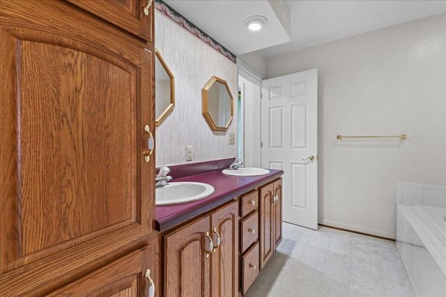 1297 Flowing Spring RD, Buchanan, VA 24066