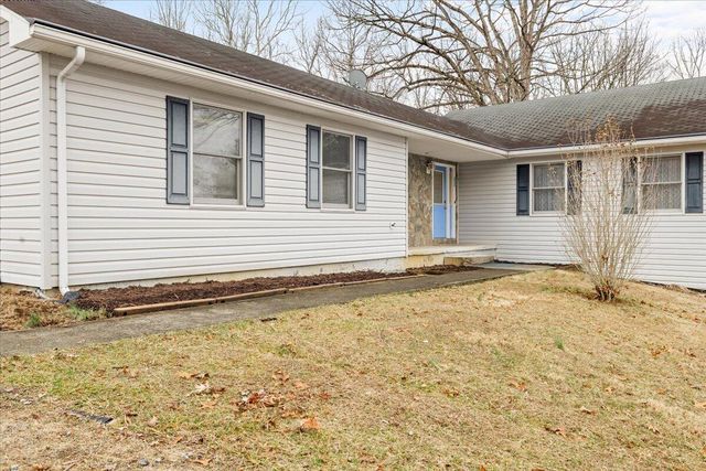 1297 Flowing Spring RD, Buchanan, VA 24066