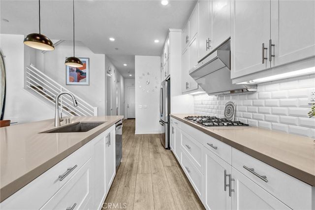 327 Novel, Irvine, CA 92618