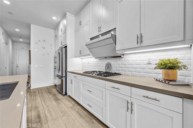 327 Novel, Irvine, CA 92618