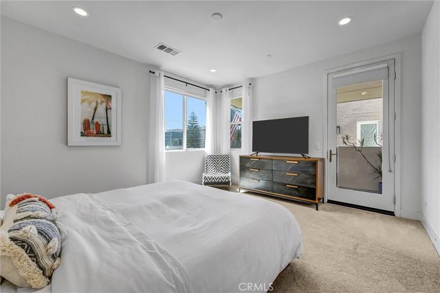 327 Novel, Irvine, CA 92618