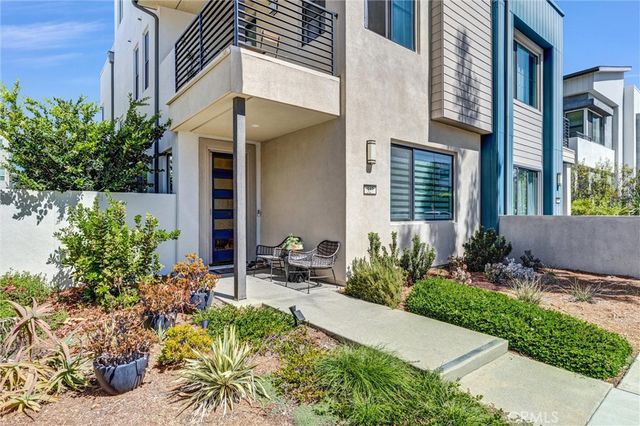 327 Novel, Irvine, CA 92618