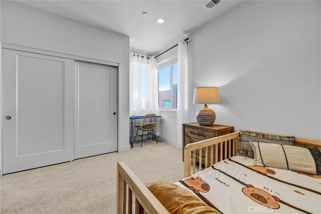 327 Novel, Irvine, CA 92618