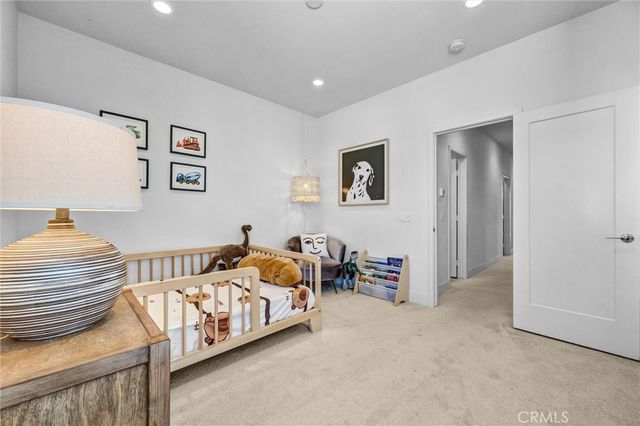 327 Novel, Irvine, CA 92618