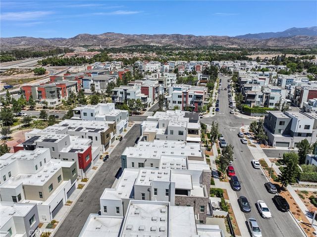 327 Novel, Irvine, CA 92618