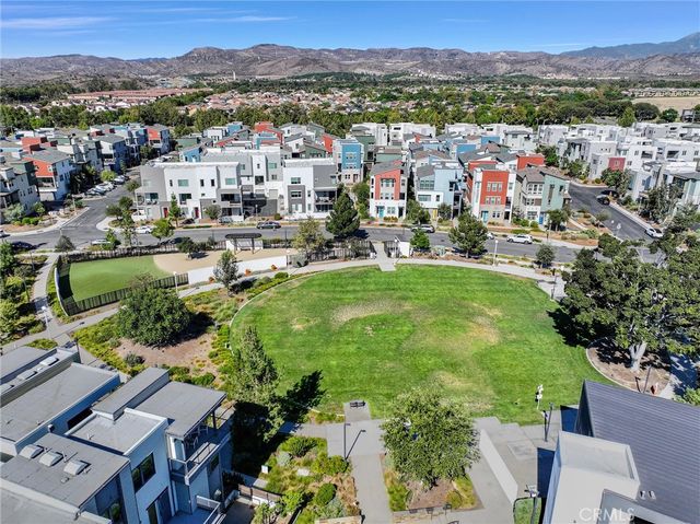 327 Novel, Irvine, CA 92618