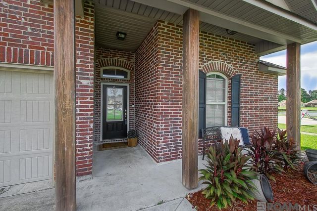 11383 Legacy Oaks Ln, Gonzales, LA 70737