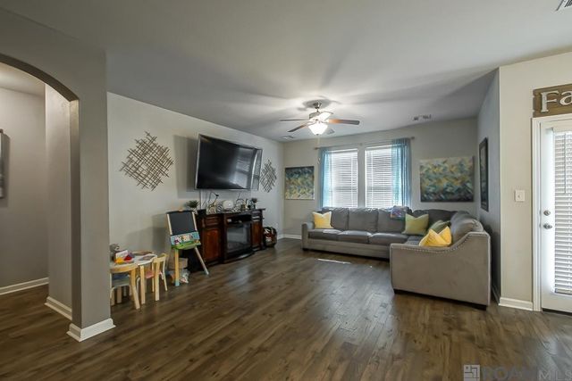 11383 Legacy Oaks Ln, Gonzales, LA 70737