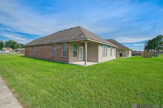 11383 Legacy Oaks Ln, Gonzales, LA 70737