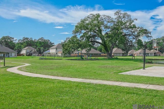 11383 Legacy Oaks Ln, Gonzales, LA 70737