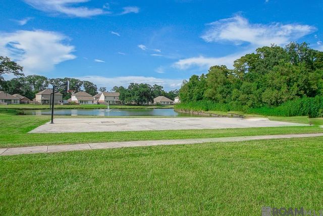 11383 Legacy Oaks Ln, Gonzales, LA 70737