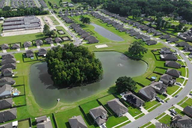 11383 Legacy Oaks Ln, Gonzales, LA 70737