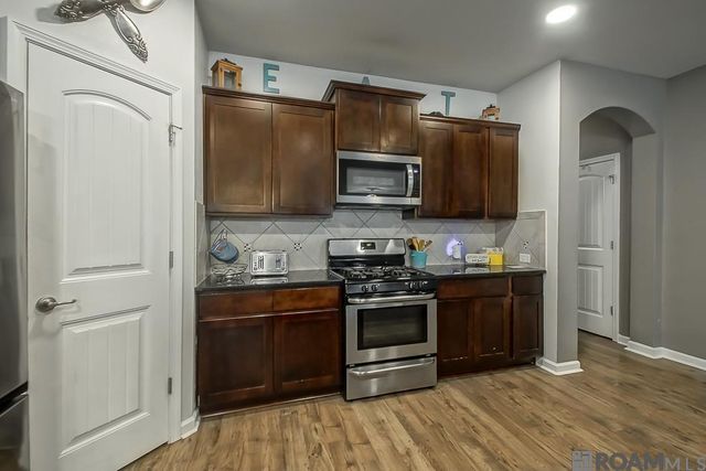 11383 Legacy Oaks Ln, Gonzales, LA 70737