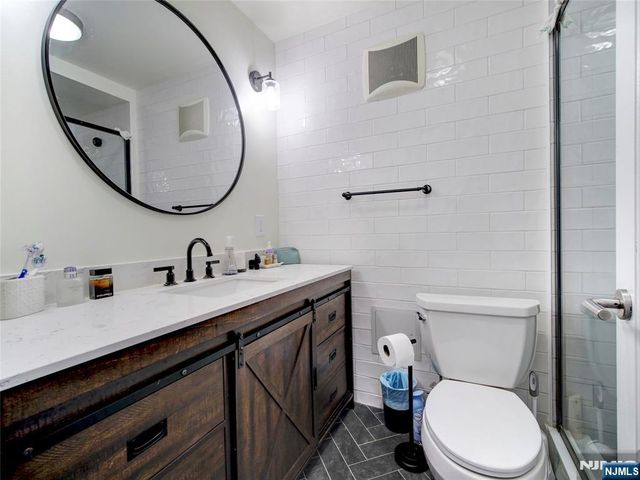 250 Gorge Road 8J, Cliffside Park, NJ 07010