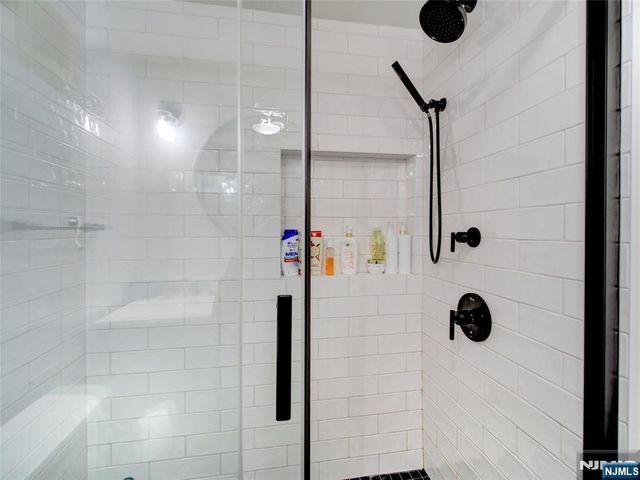 250 Gorge Road 8J, Cliffside Park, NJ 07010