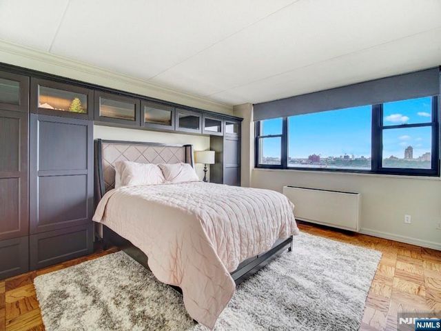 250 Gorge Road 8J, Cliffside Park, NJ 07010