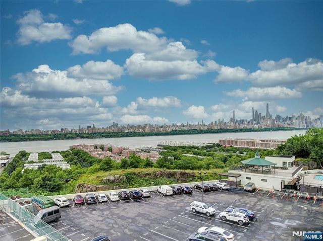 250 Gorge Road 8J, Cliffside Park, NJ 07010