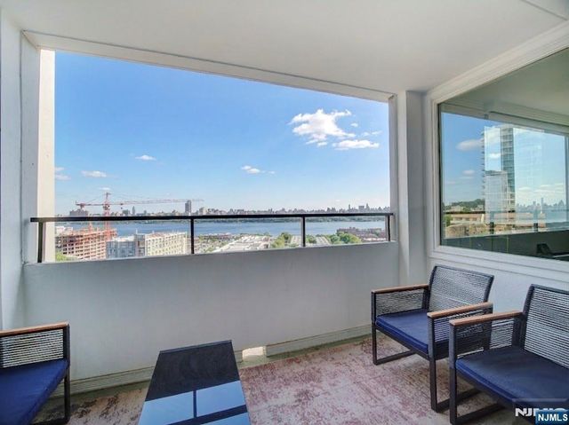 250 Gorge Road 8J, Cliffside Park, NJ 07010