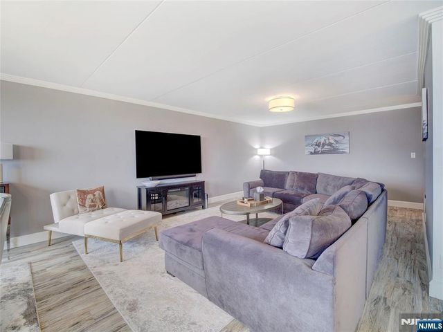 250 Gorge Road 8J, Cliffside Park, NJ 07010