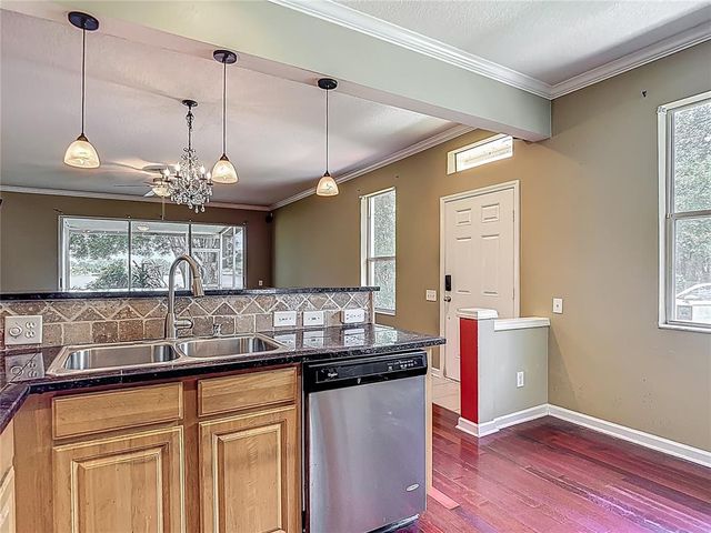 8576 SANDY BEACH ST, Tampa, FL 33634