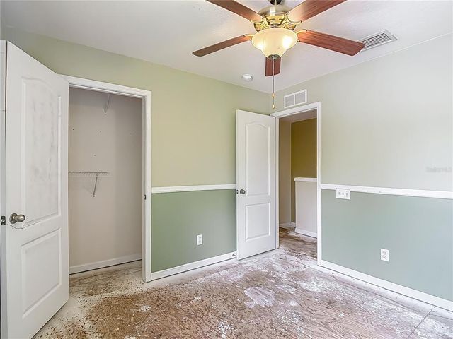 8576 SANDY BEACH ST, Tampa, FL 33634