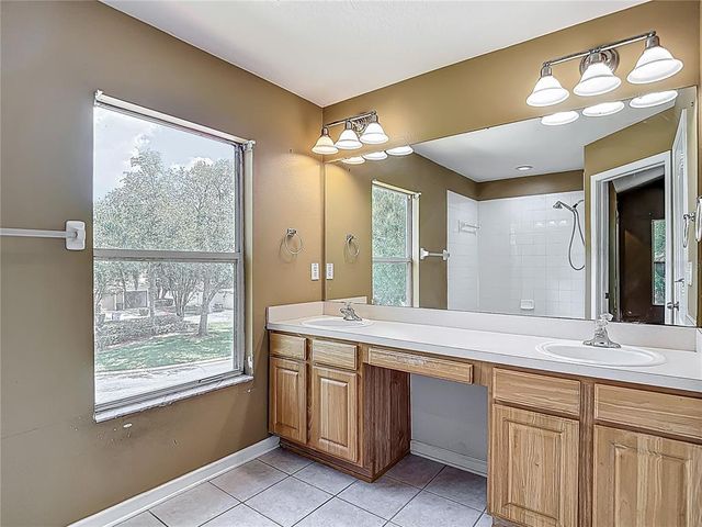 8576 SANDY BEACH ST, Tampa, FL 33634
