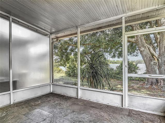 8576 SANDY BEACH ST, Tampa, FL 33634