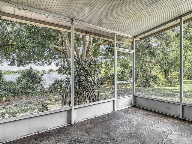 8576 SANDY BEACH ST, Tampa, FL 33634