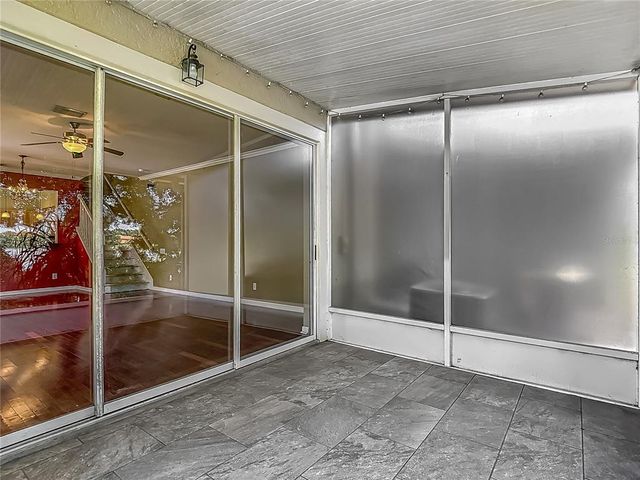 8576 SANDY BEACH ST, Tampa, FL 33634