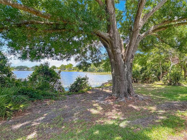 8576 SANDY BEACH ST, Tampa, FL 33634