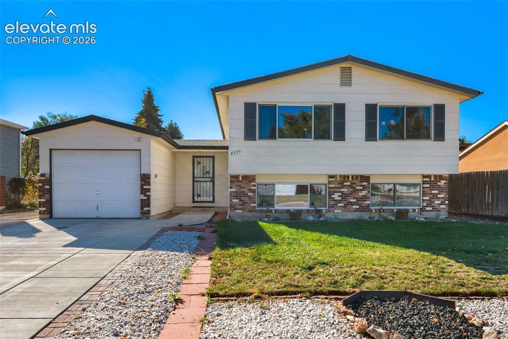 4525 S Anjelina Circle, Colorado Springs, CO 80916 — exterior