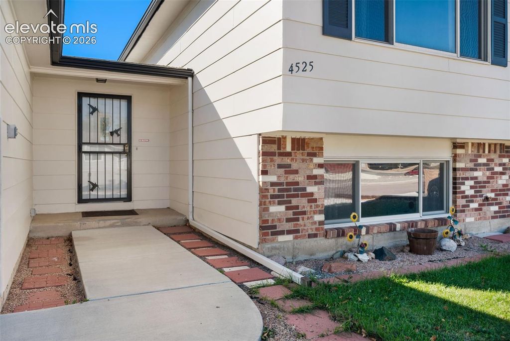 4525 S Anjelina Circle, Colorado Springs, CO 80916 — photo 2