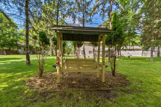 3404 Red Oak Circle N, Burnsville, MN 55337