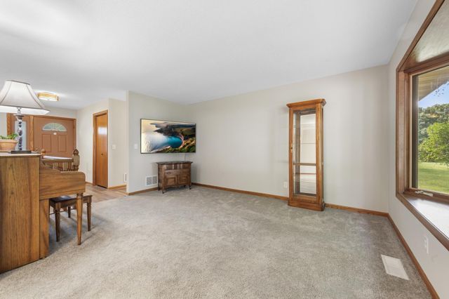 3404 Red Oak Circle N, Burnsville, MN 55337