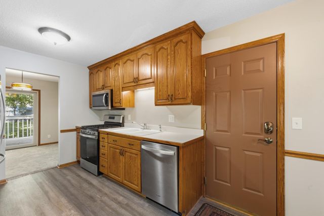 3404 Red Oak Circle N, Burnsville, MN 55337