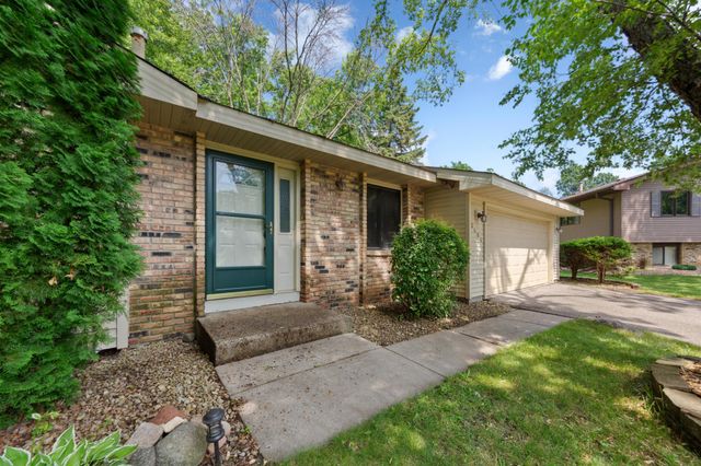 3404 Red Oak Circle N, Burnsville, MN 55337