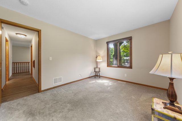 3404 Red Oak Circle N, Burnsville, MN 55337