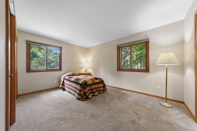 3404 Red Oak Circle N, Burnsville, MN 55337